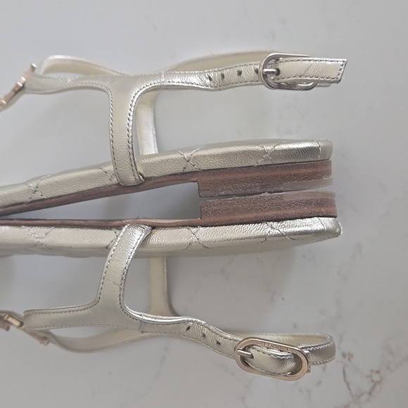 Chanel Star Motiff Metallic Gold Leather Interlocking CC Thong Sandals 36.5 C - Picture 8 of 14